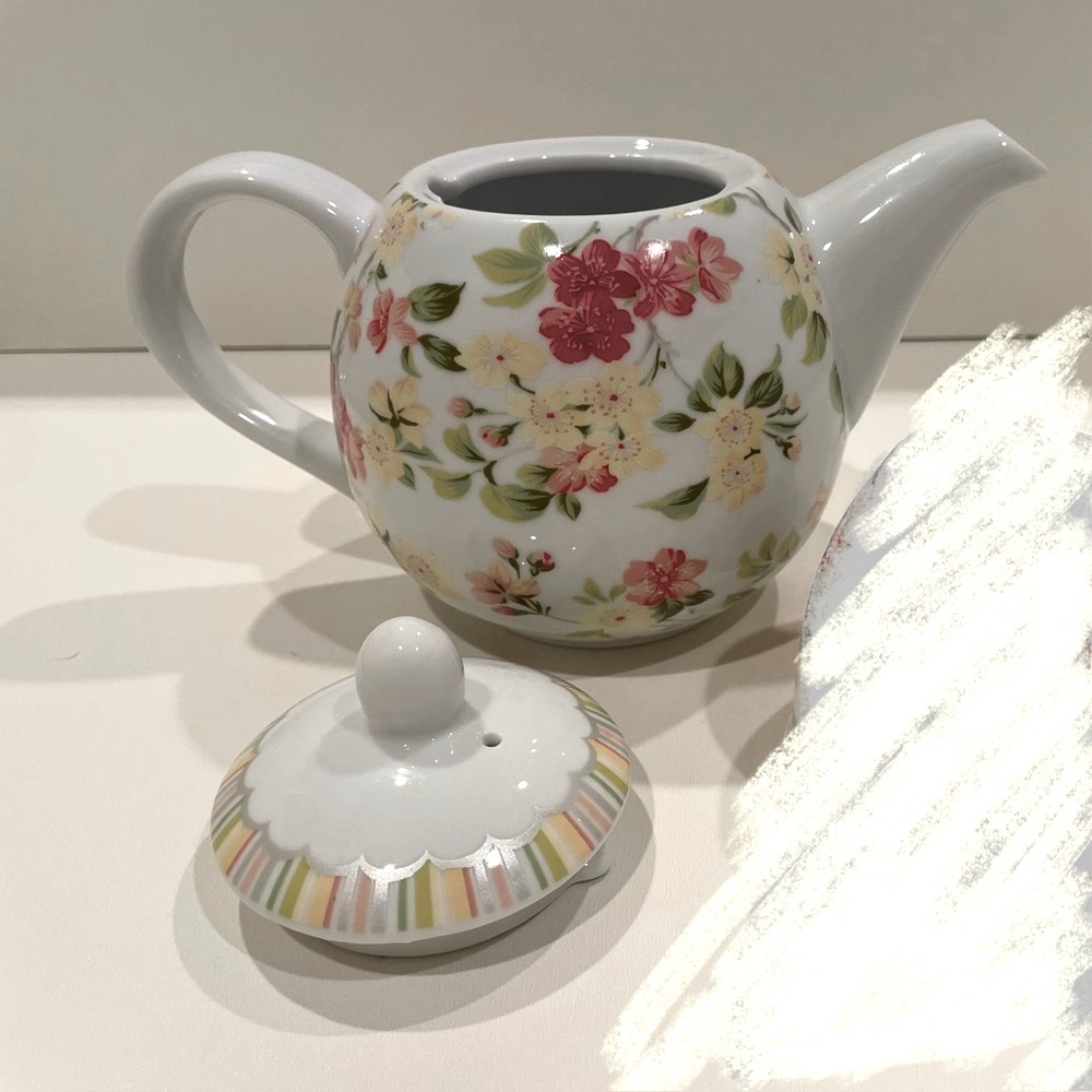 GANZ Teapot Ainsley-Style Floral w Coordinating Striped Lid | EUC - Picture 6 of 9